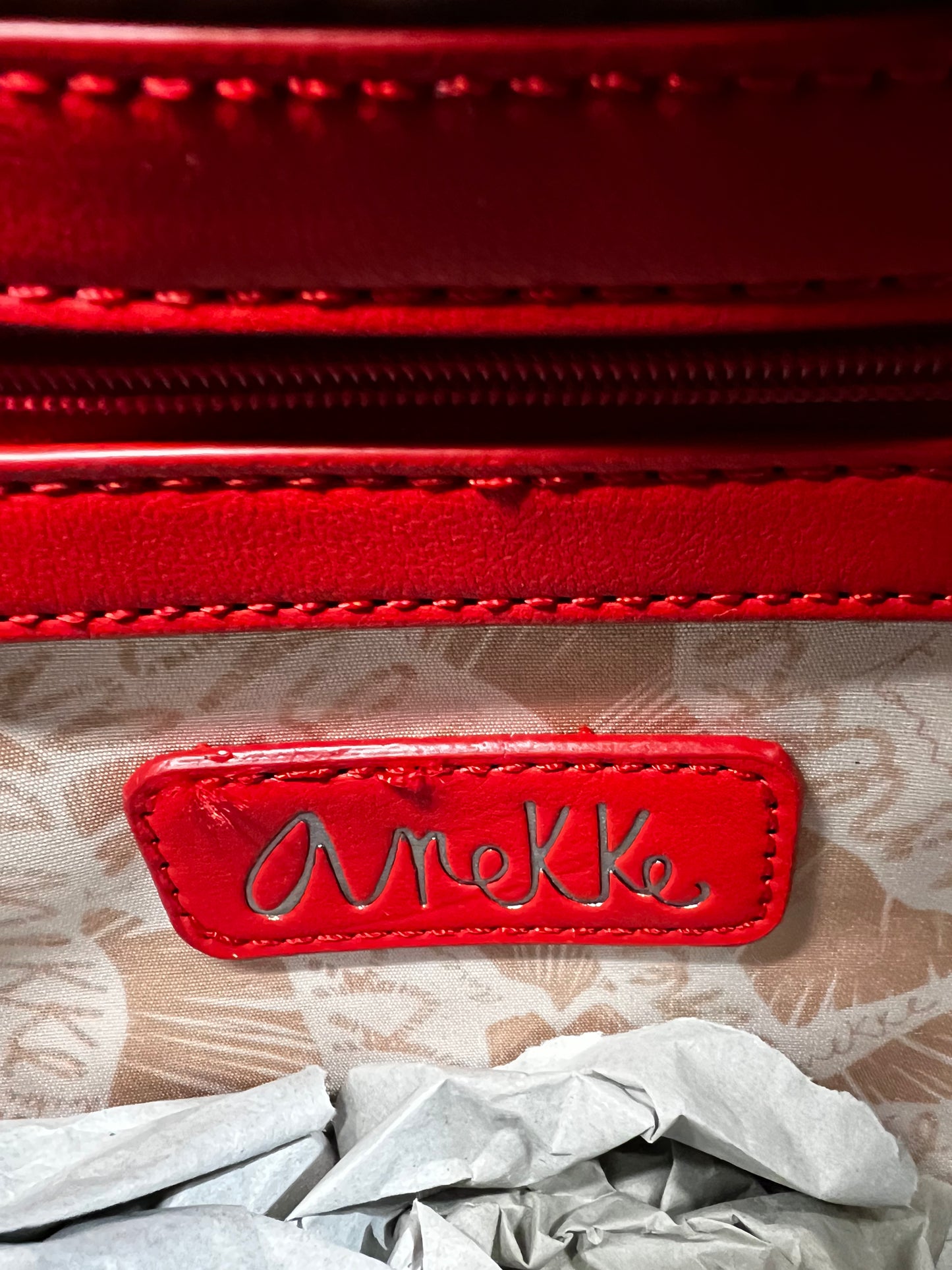 Borsa rigida Anekke con design Astratto e dettagli eleganti.